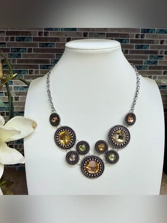 Vintage Premier Designs Chiffon silver tone bib necklace
