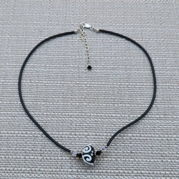 14 + 2 Inch Sterling Silver And Rubber Handmade Glass Bead Necklace B628