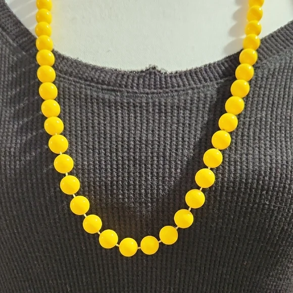Vibrant Vintage Yellow Beaded Necklace Classic Design