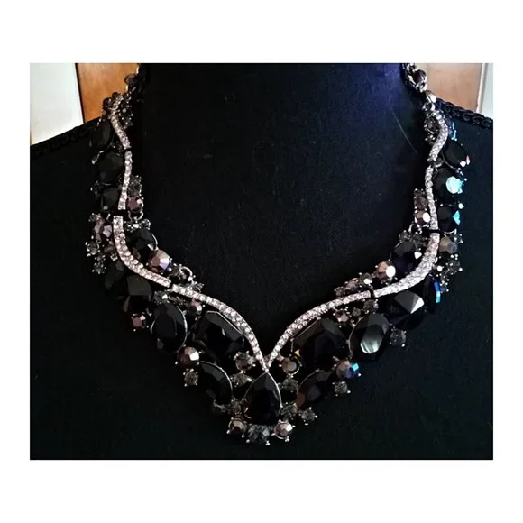 Beautiful Black Stone Silver Chain Statement Necklace EUC