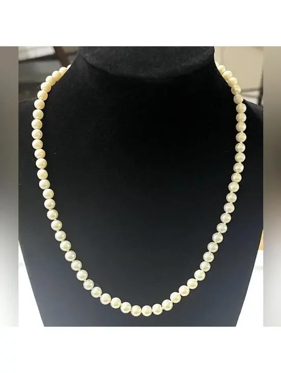 Monet Vintage Elegant Luxury Cream Pearl Necklace, Signed, Rare