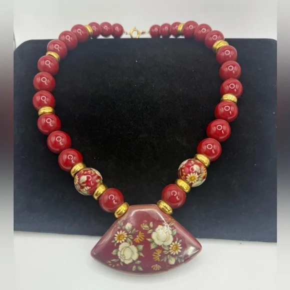 Vintage Gold Tone and Burgundy Red Tensha Beaded Pendant Necklace. Japan