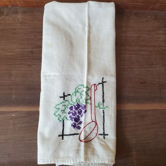 Vintage Farmhouse Grapes Hand Drying Towel Embroidery Cross Stitch 30x32 Inch