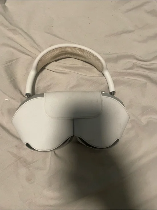 Apple AirPod pro max silver
