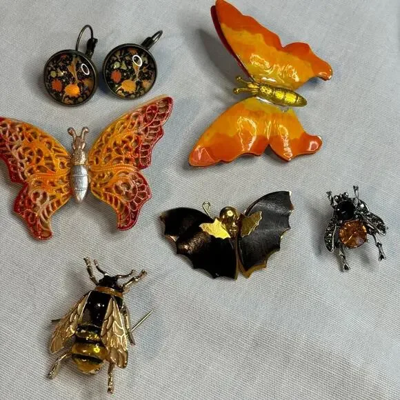 Bumble & Butterfly Lot of Vintage Pins‎ Brooches Earring Ornate Insects Retro