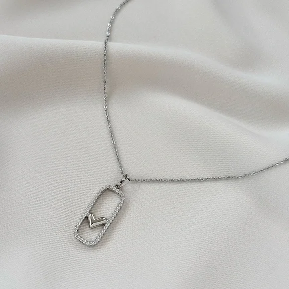 Dainty Platinum Plated Geometric Rectangle Frame Heart Pendant Necklace