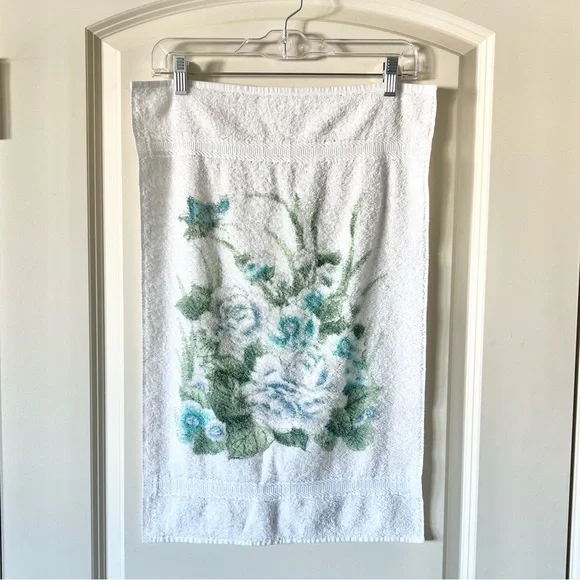 Vintage JCPenney Blue Rose Hand Towel, 100% Cotton, Cottagecore