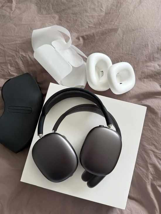 Apple AirPods Max — Space Gray