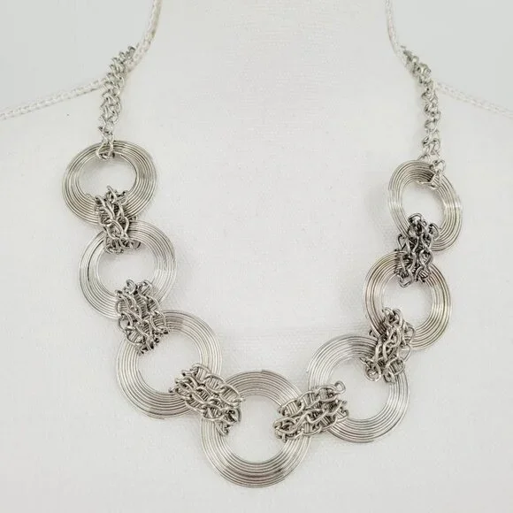 Silver Connected Circles Collar Necklace