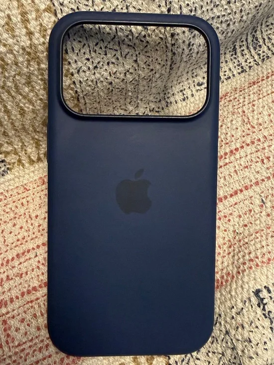 Original Apple iPhone 17 Pro Silicone Case with MagSafe – Midnight Navy