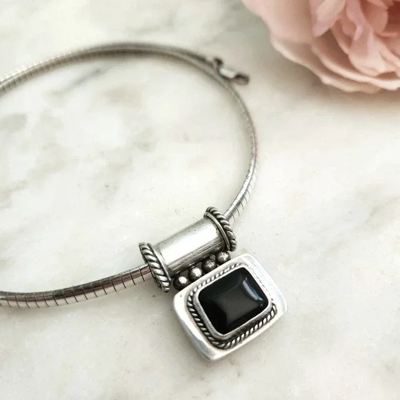 Vintage Omega Chain Necklace Onyx Cushion Stone Pendant‎ 18