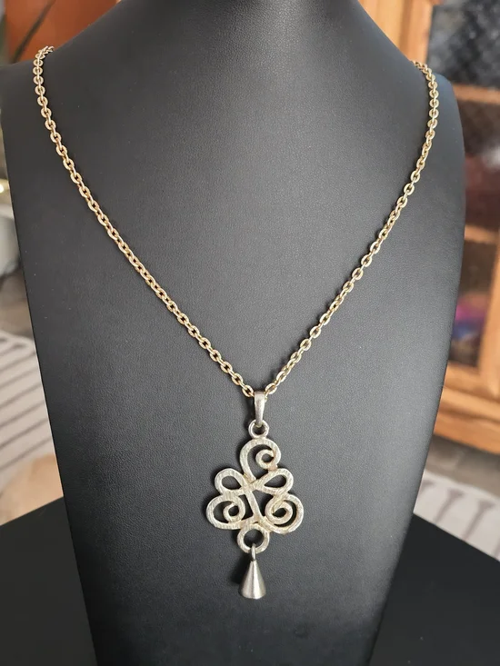 Vintage 1990s Casual Corner abstract scroll pendant necklace