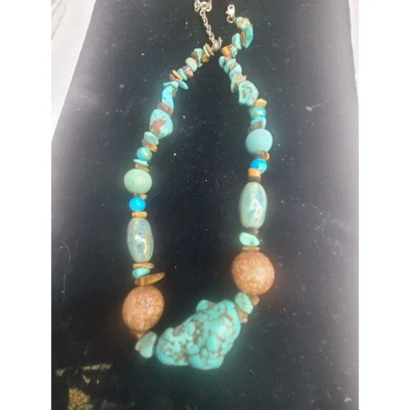 Vintage Turquoise & Wood Bead Necklace 18