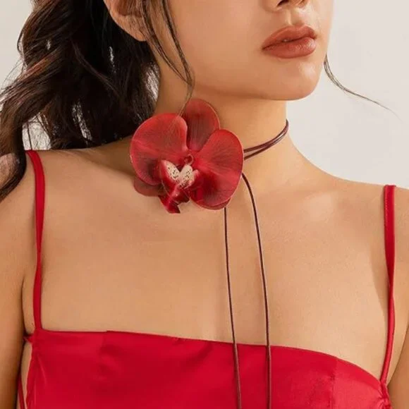 ZARA Flower Pendant Choker Necklace
