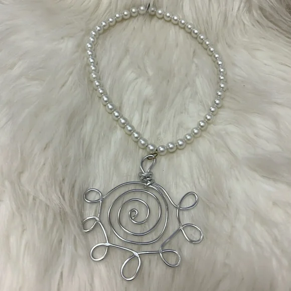 Silver Hand Design Pendant Stretchy Faux Pearl One of a Kind Necklacr