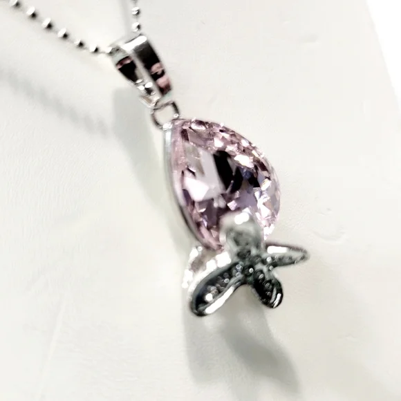 Necklace with Teardrop shaped Pendant
