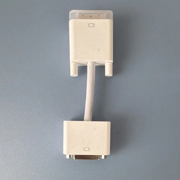 Apple 30-Pin to DVI Adapter White Portable 30-Pin Male to DVI Female 10cm