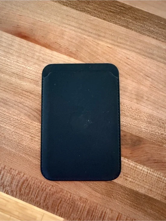Apple Black MagSafe Wallet