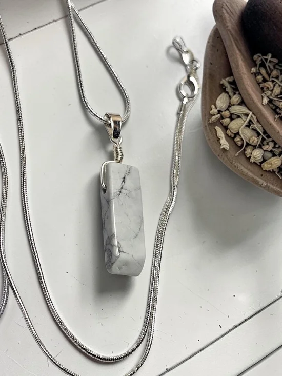 Howlite Pendant Necklace in White and Silver