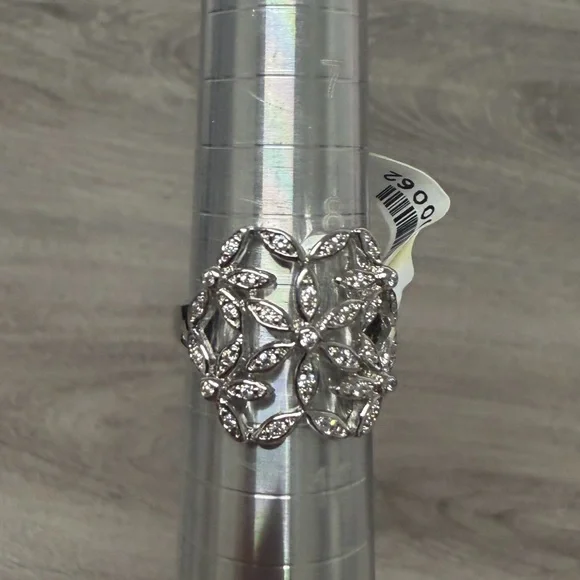Sterling Silver Leaf Pattern Ring .925‎