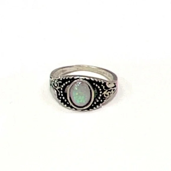 Vintage Like Ivory Faux Stone Silver plated Ring Size 7.5 ** Fashion jewelry ***