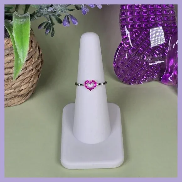 Sterling Silver Heart Shaped Ring With Fuchsia Stones Size‎ 6 (NWOT)