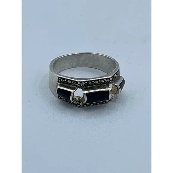 Vintage Sterling Silver 925 Band w/ 3 Cylindrical Onyx Stones Size 9