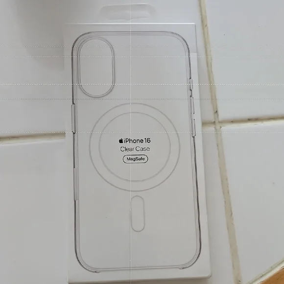 Apple iPhone 16 Clear Case with MagSafe - Transparent