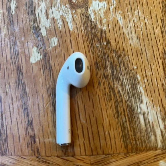 Genuine Apple Airpods Right (R) A1523 Bluetooth Right side Replacement ONLY
