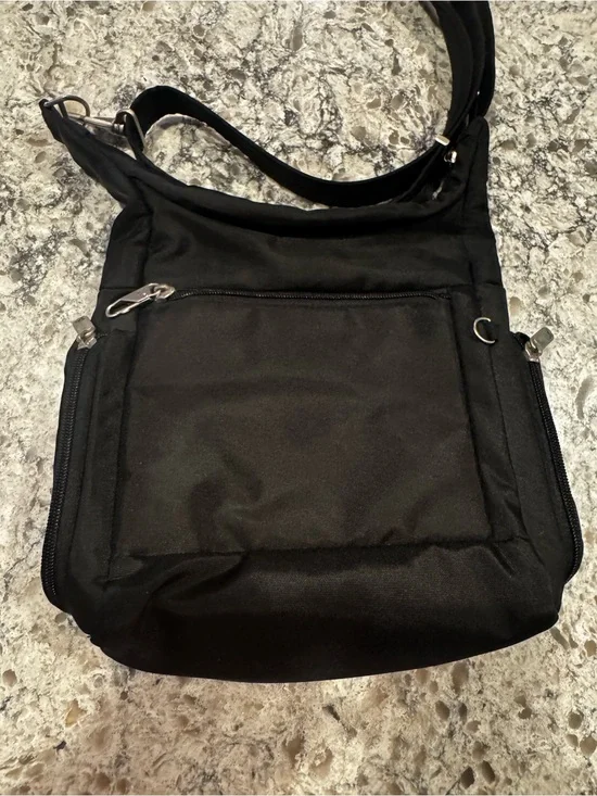 Travelon Black Crossbody Messenger mid size Bag
