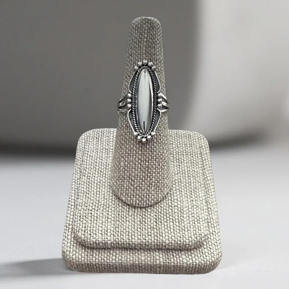 NWT 925 Sterling Silver Oval Ring! Available in sizes 7-10! NEW!