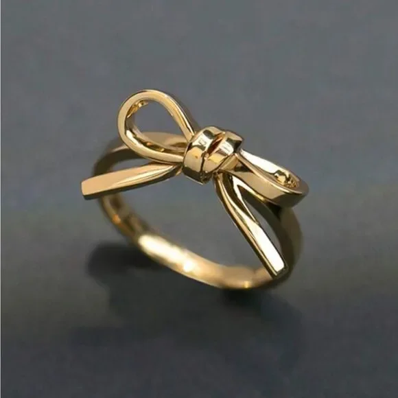 Gold Bow Ring Q28