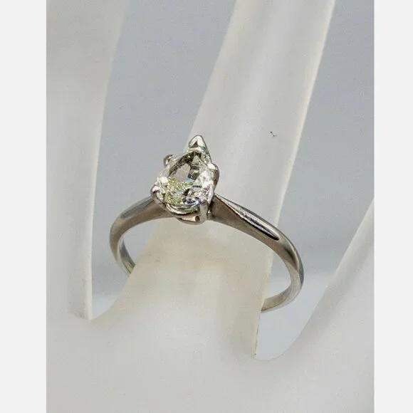 1ct Pear Cut SI1 J Diamond Platinum Wedding Ring