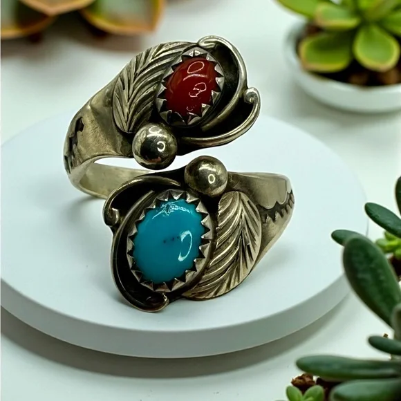 Native American Navajo Sterling Silver Turquoise & Coral Ring – Signed MAC-Leaf
