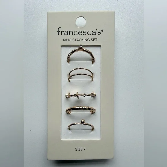 NEW Francesca's Stackable Ring Set in Gold NWT size 7 💍