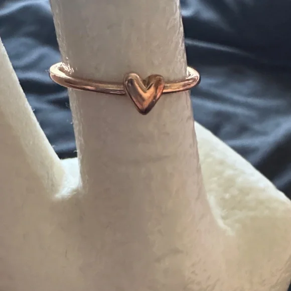 Pandora Freehand Heart Ring (8)