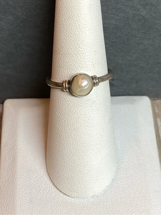 Vintage freshwater pearl sterling silver ring