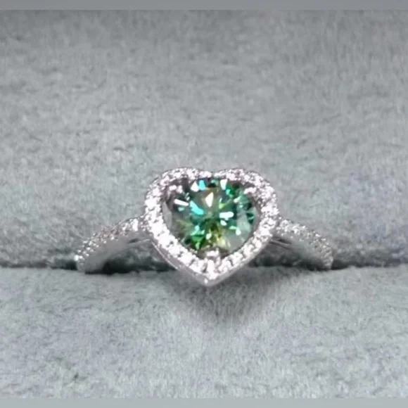 Moissanite Green Heart Cut Ring 1 carat - Size 6 -NEW with papers S925 Sterling