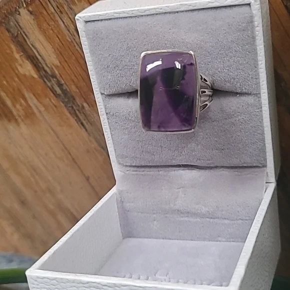 Star Amethyst Solid Sterling Silver 925 ring. Size 5.5