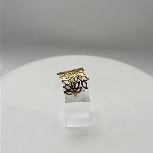 067. 18k Gold Plated over Brass Leaf Ring 8 1/4