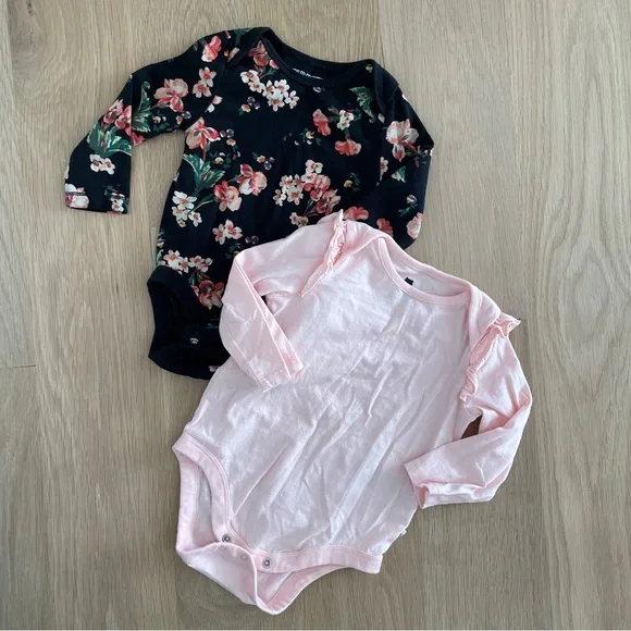 Pair of Girls Long Sleeve Bodysuits. Size 6-12 Months
