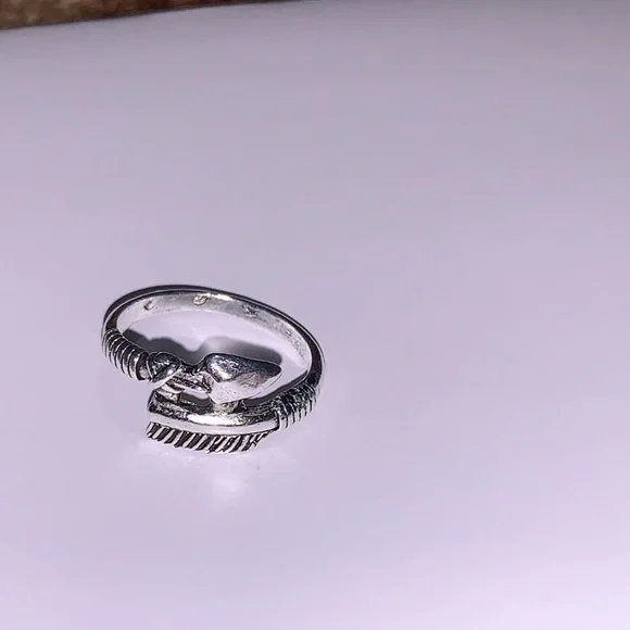 Chic‎ Silver Arrow Ring