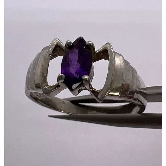 925 STERLING SILVER AMETHYST RING SIZE 8