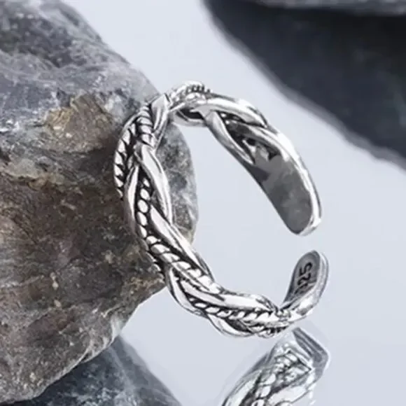 The Dainty Weave Ring in antiqued 925 silver