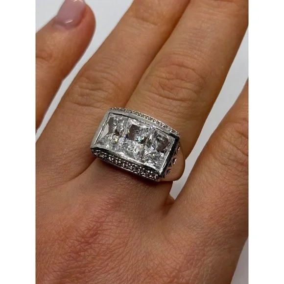 925 STERLING SILVER CZ RING SIZE 7