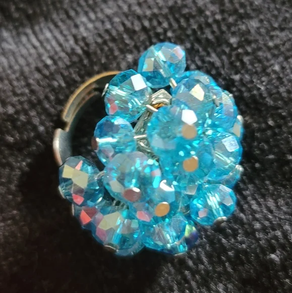 NWOT Faceted Cocktail Beaded Ring