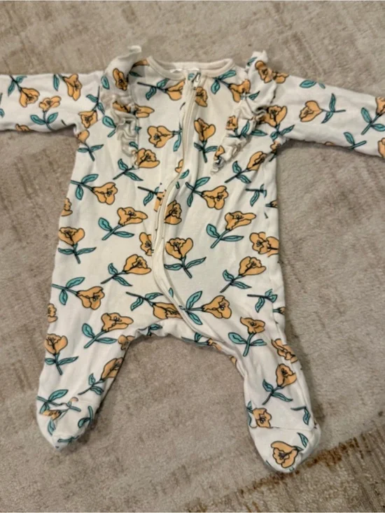 Jessica Simpson‎ Yellow Floral Footed One-Piece with Teal Leaves