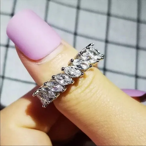 New Women’s Luxury 925 Silver Diamond Ring 💍