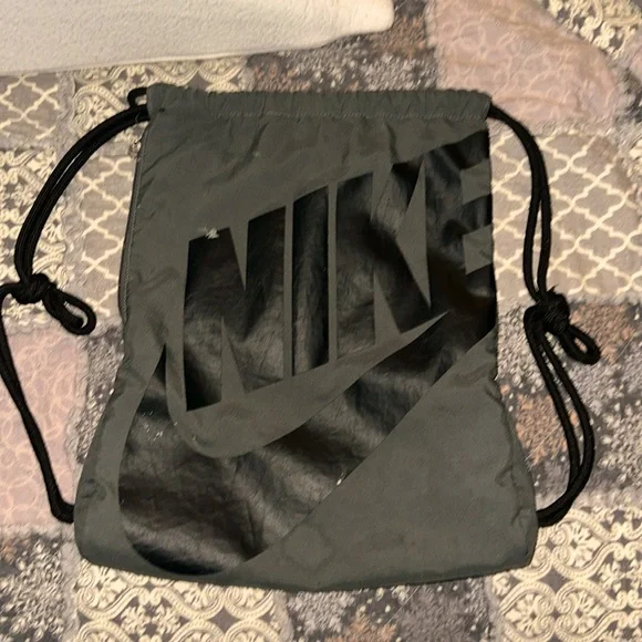 Nike drawstring bag 8/10 condition