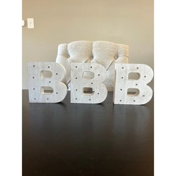 (1) Light Up Wooden Letter 